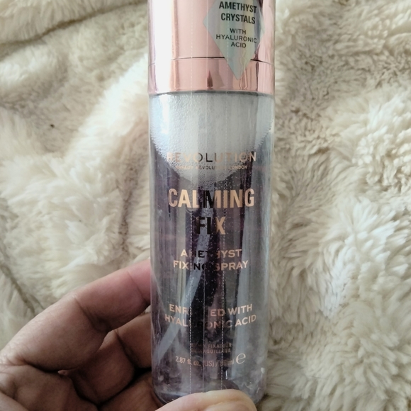 Revolution Amethyst Calming Fixing Spray ๐ - Picture 5 of 6